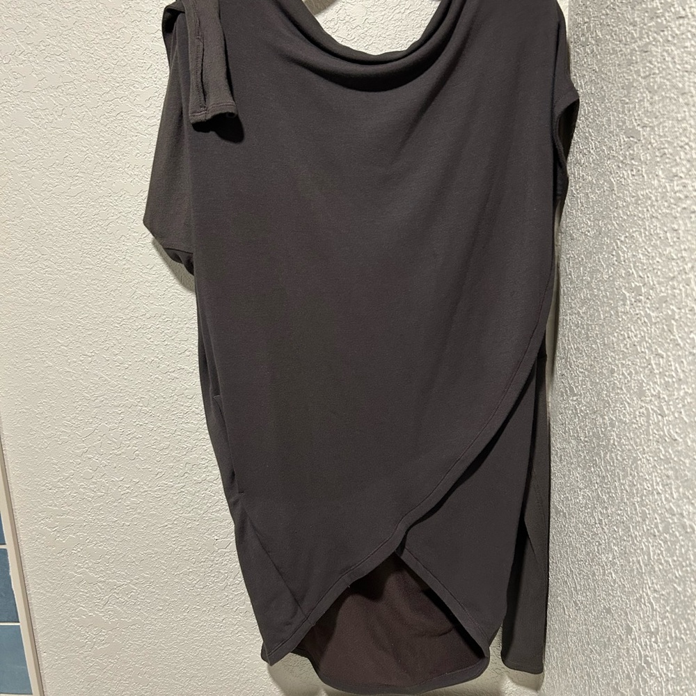 Athleta Charcoal Gray Top